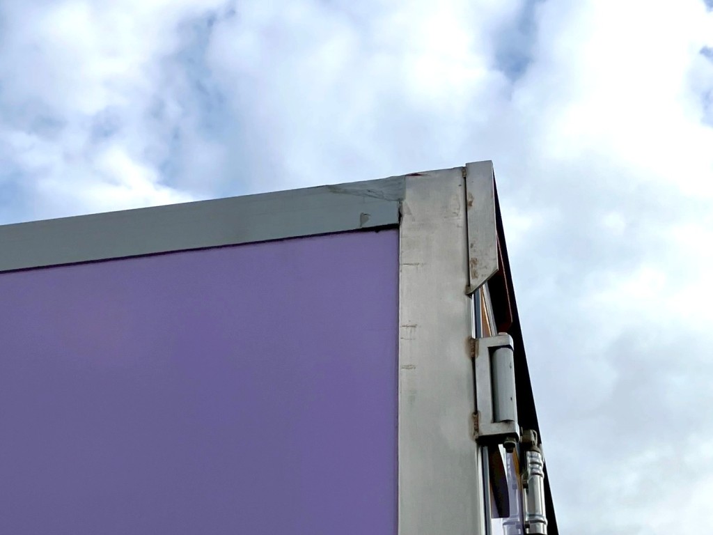 助手席側後方上部に補修跡があります。|PACTON  不明の写真43