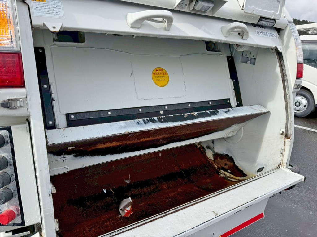 積込方式は回転式です。|日野 デュトロ 2RG-XZU605X(2WD)の写真15