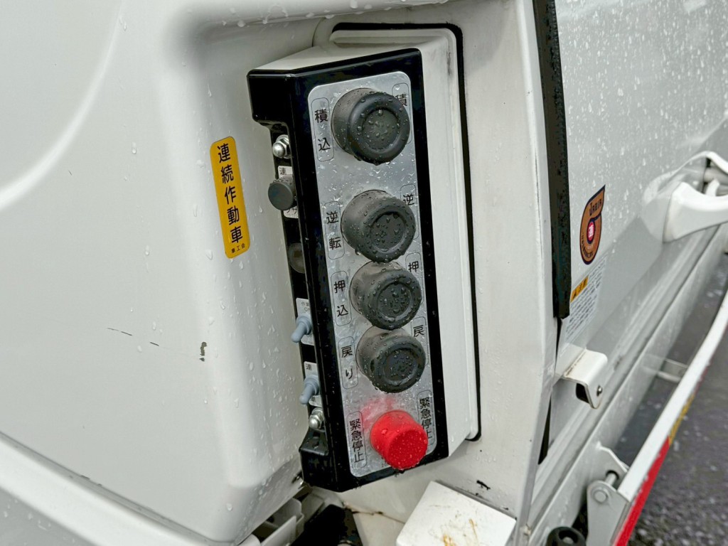 連続⇔単独切り替えスイッチ付きです。|日野 デュトロ 2RG-XZU605X(2WD)の写真18