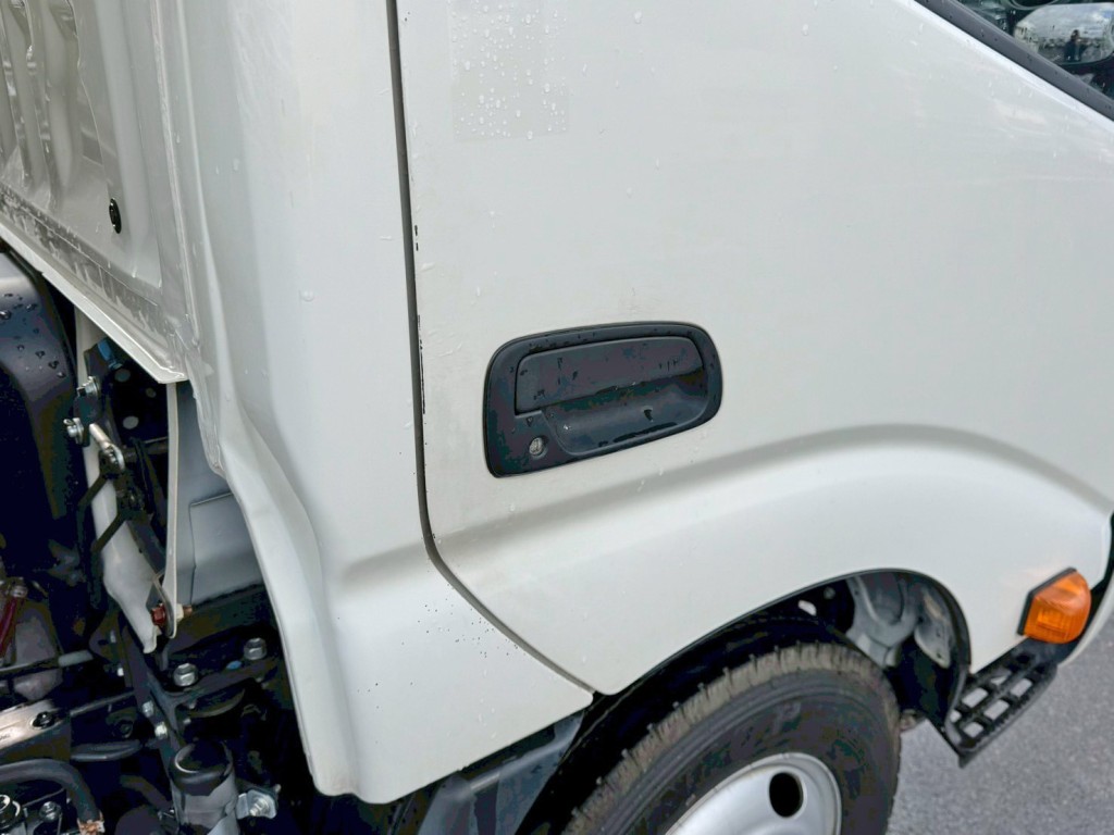運転席ドアに小キズがあります。|日野 デュトロ 2RG-XZU605X(2WD)の写真25