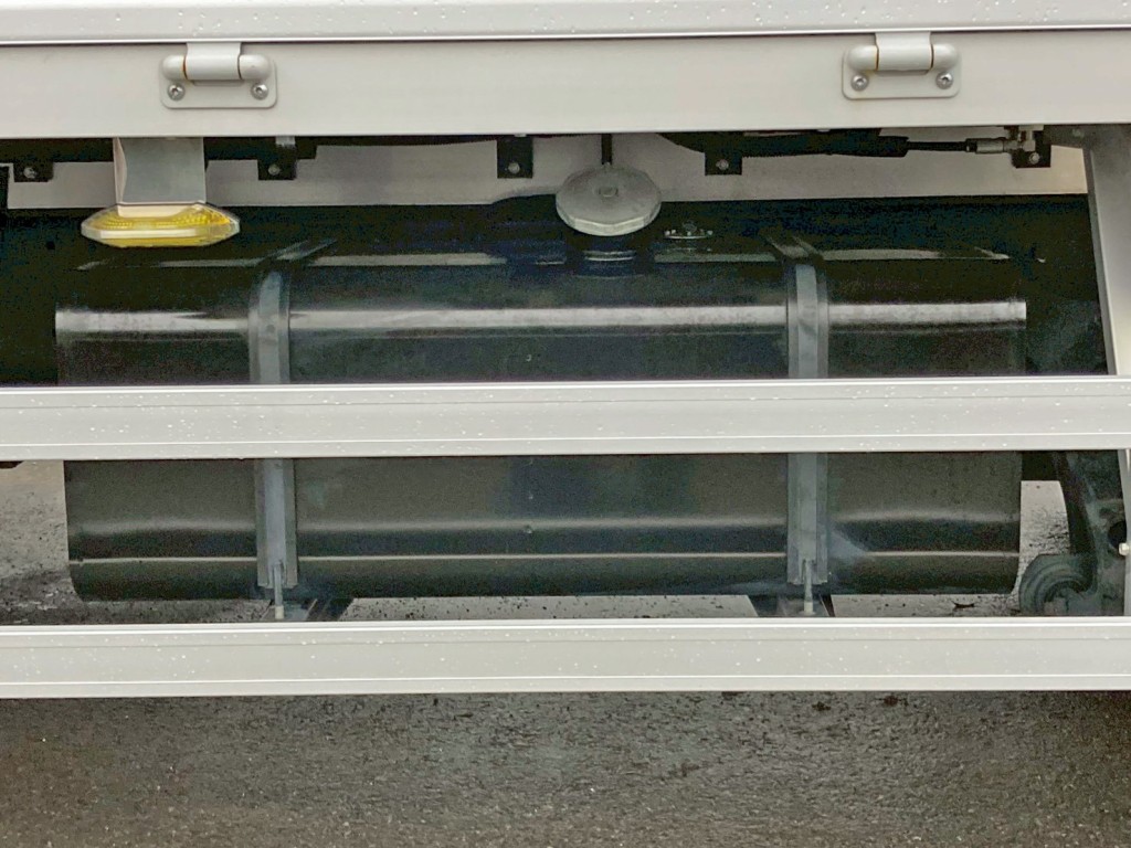 燃料タンクは200Lです。|日野 レンジャー 2PG-FD2ABG(2WD)の写真16