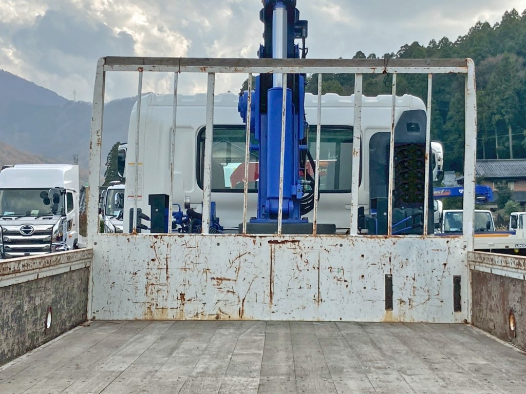 プロテクターが傾いています。|日野 レンジャー TKG-FC9JKAP(2WD)の写真11