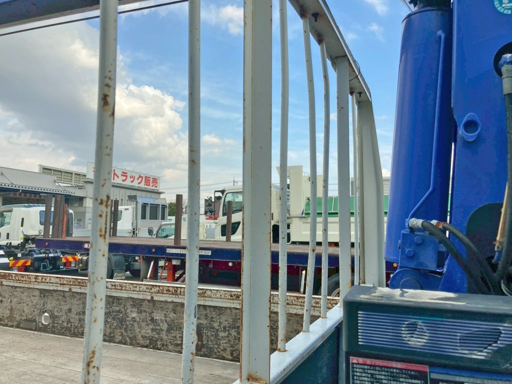 プロテクター格子に曲がりがあります。|日野 レンジャー TKG-FC9JKAP(2WD)の写真13