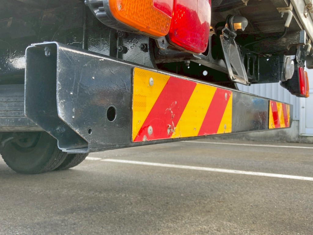 リヤバンパー助手席側カバー欠品しています。|日野 レンジャー TKG-FC9JKAP(2WD)の写真19