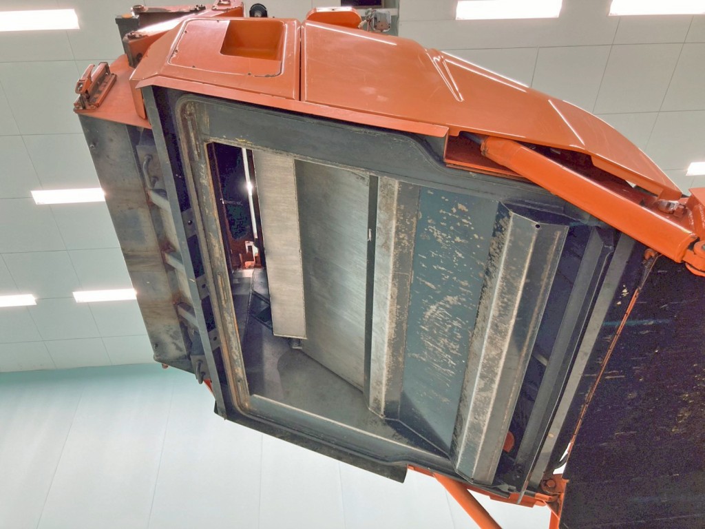 いすゞ フォワード TKG-FRR90S2(2WD)の写真12