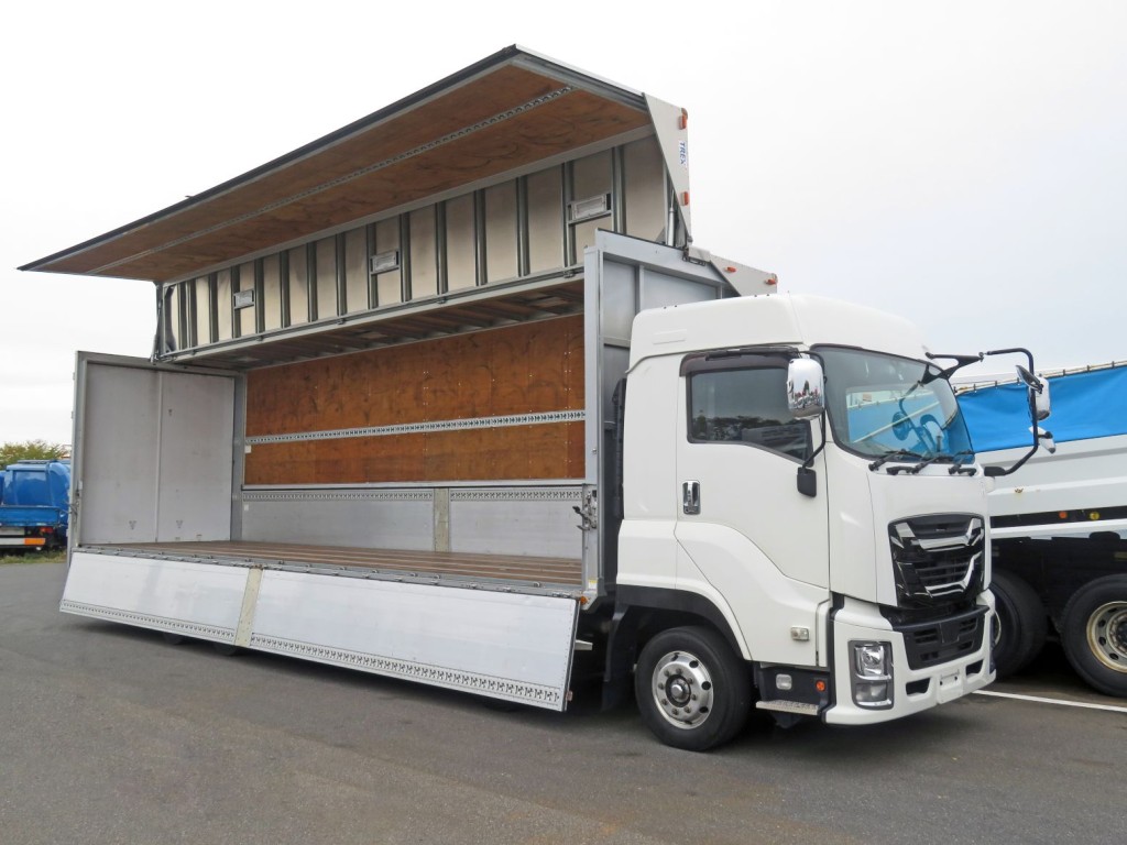 いすゞ ギガ 2PG-CYJ77Cの写真2