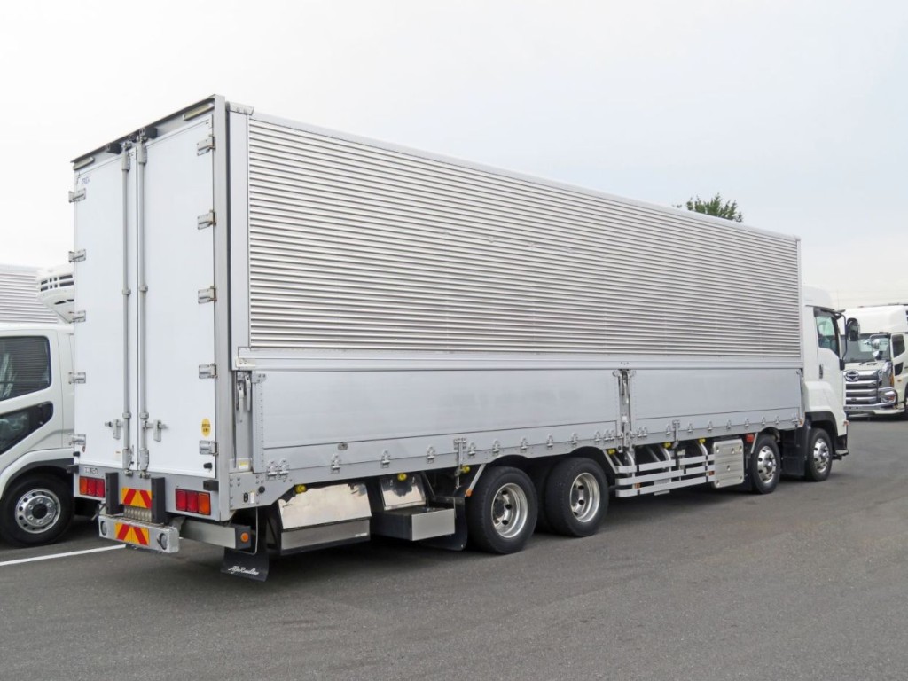 いすゞ ギガ 2PG-CYJ77Cの写真4