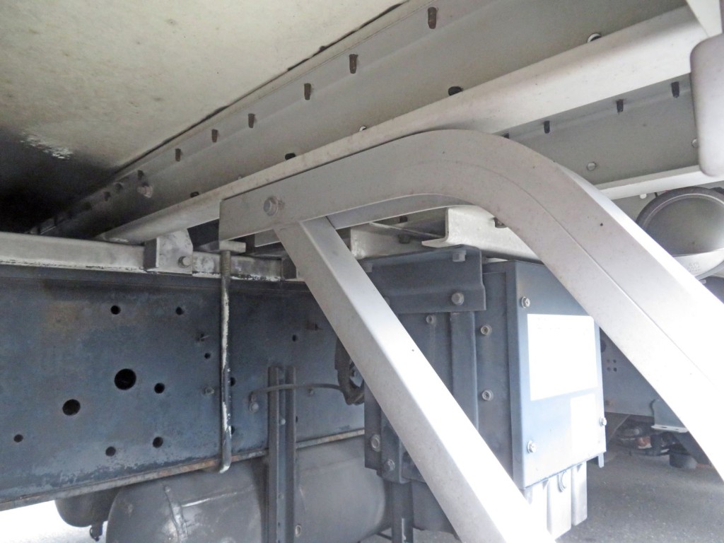 いすゞ ギガ 2PG-CYJ77Cの写真7