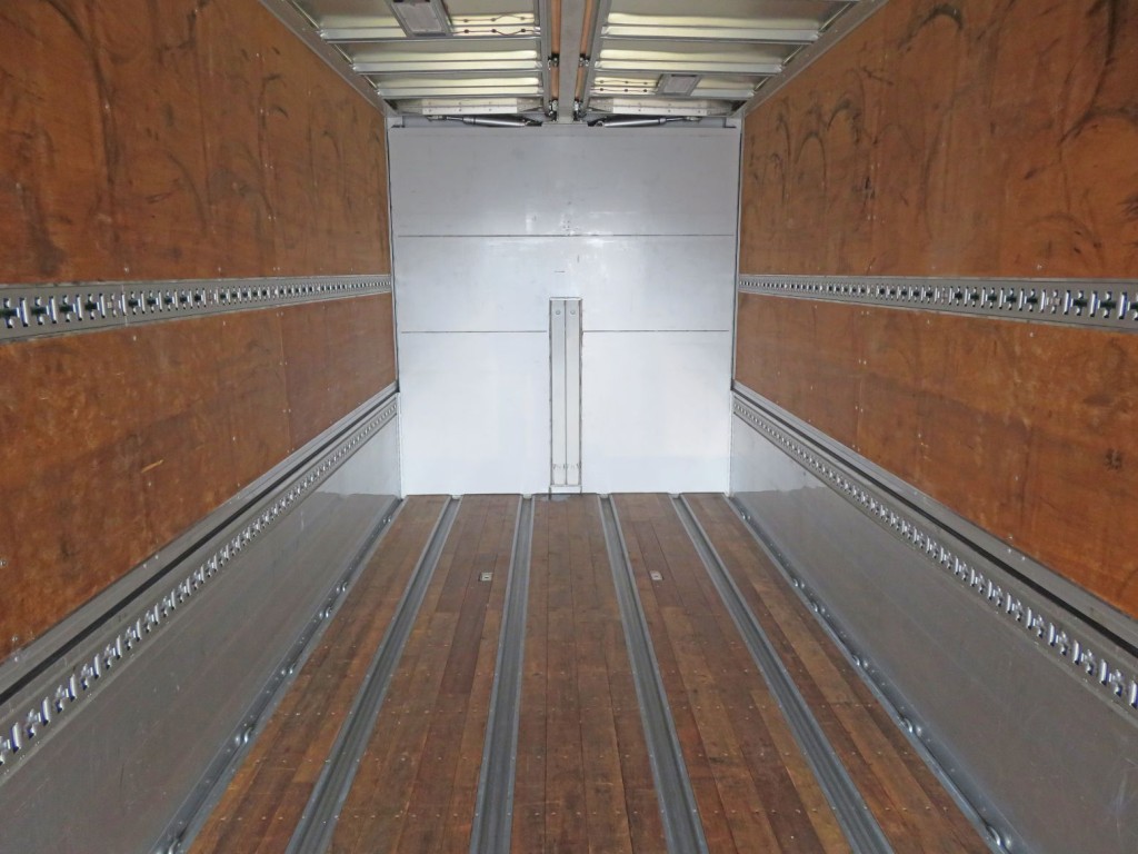 いすゞ ギガ 2PG-CYJ77Cの写真10