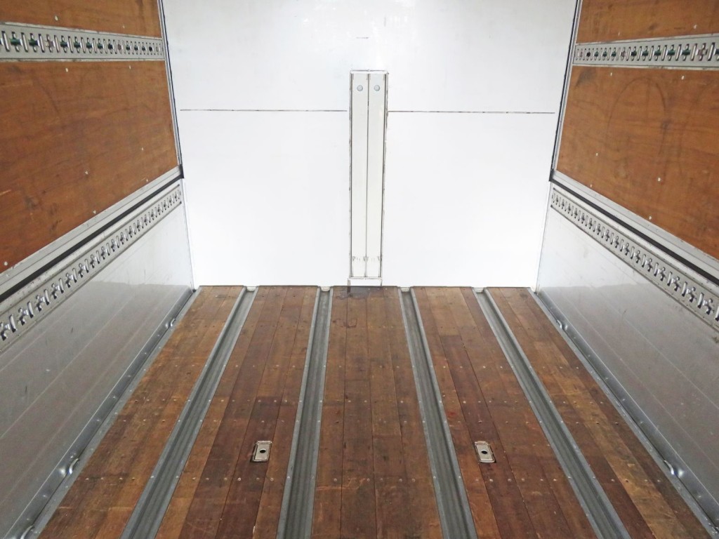 いすゞ ギガ 2PG-CYJ77Cの写真11