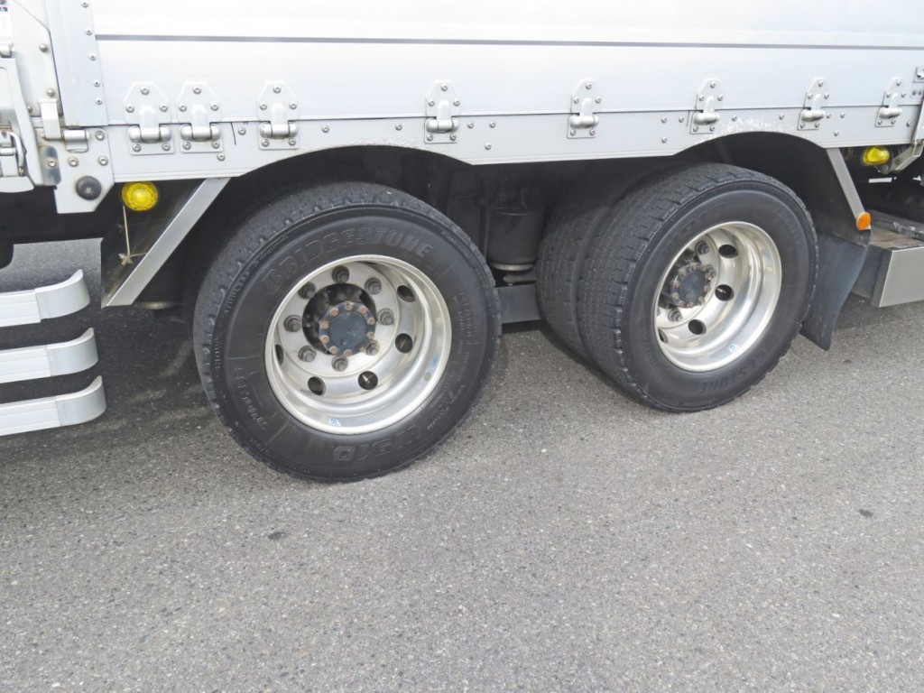 いすゞ ギガ 2PG-CYJ77Cの写真13