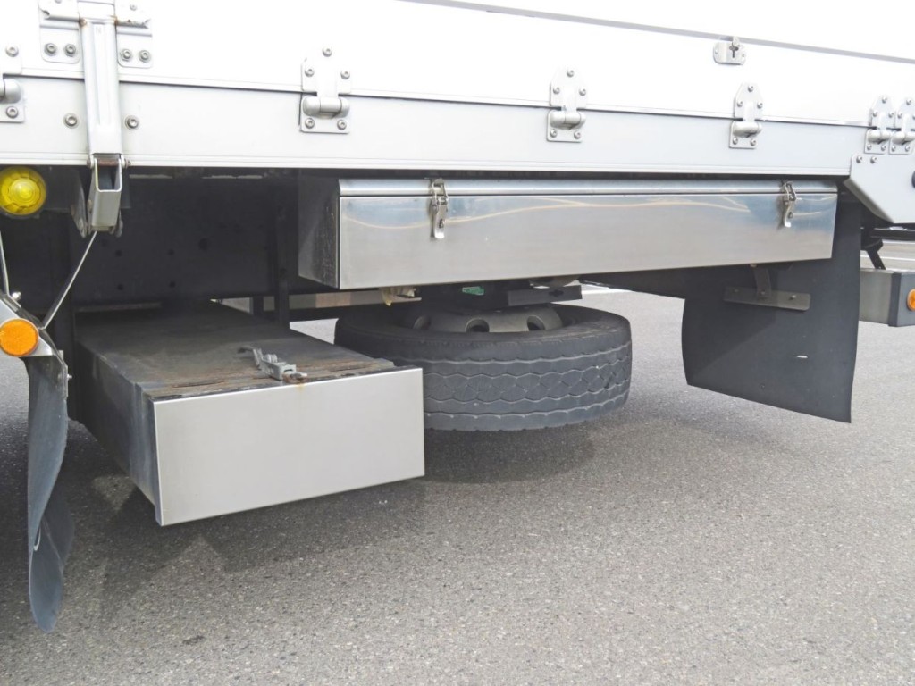 いすゞ ギガ 2PG-CYJ77Cの写真15