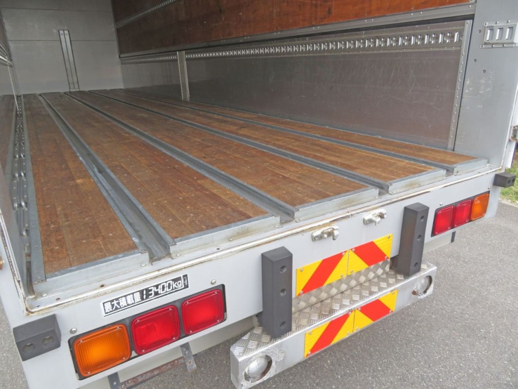 いすゞ ギガ 2PG-CYJ77Cの写真17