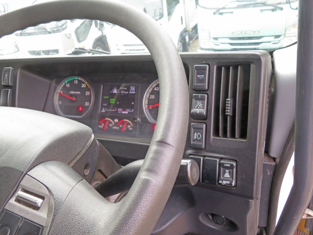 いすゞ ギガ 2PG-CYJ77Cの写真39