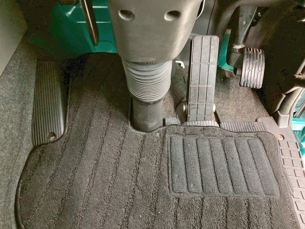 2ペダル仕様です。|UDトラックス クオン 2PG-GK5AABの写真27