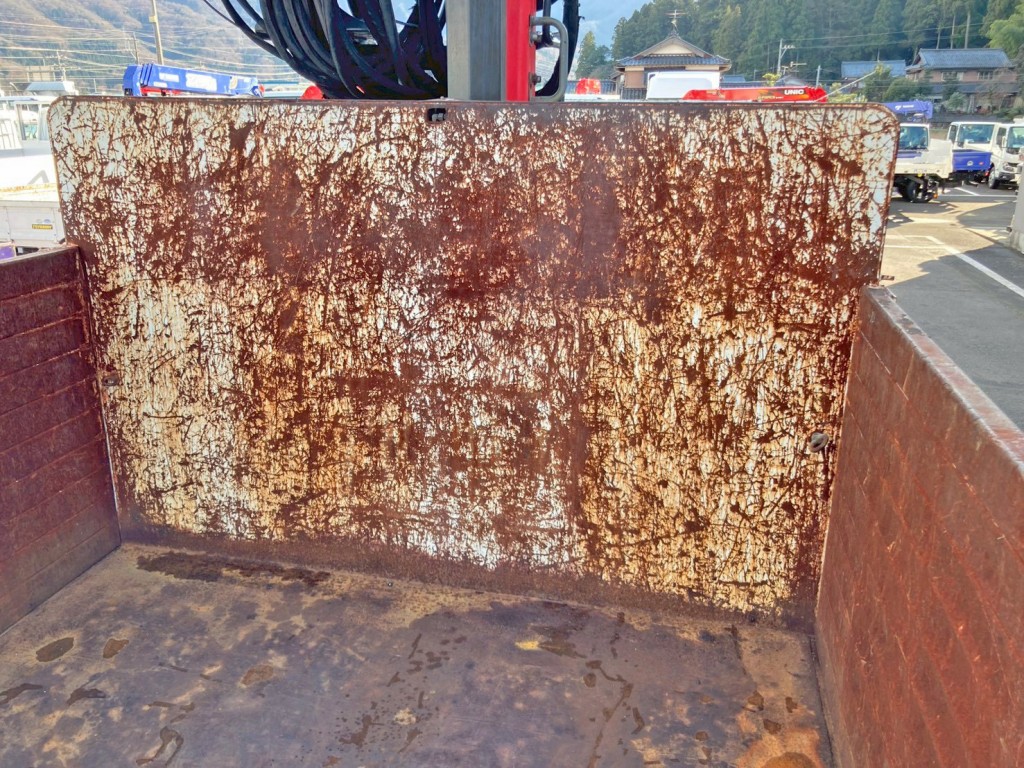 プロテクターにキズ・サビがあります。|日野 レンジャー BDG-FJ7JKWAの写真42