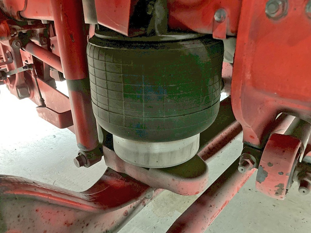 前輪もエアサスです。|日野 プロフィア QPG-SH1EDDJの写真6