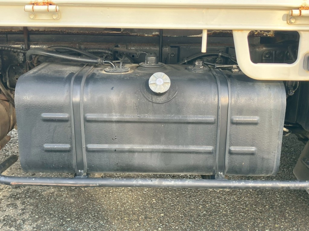 燃料タンクは80Lです。|日野 デュトロ TKG-XZU675M(4WD)の写真36