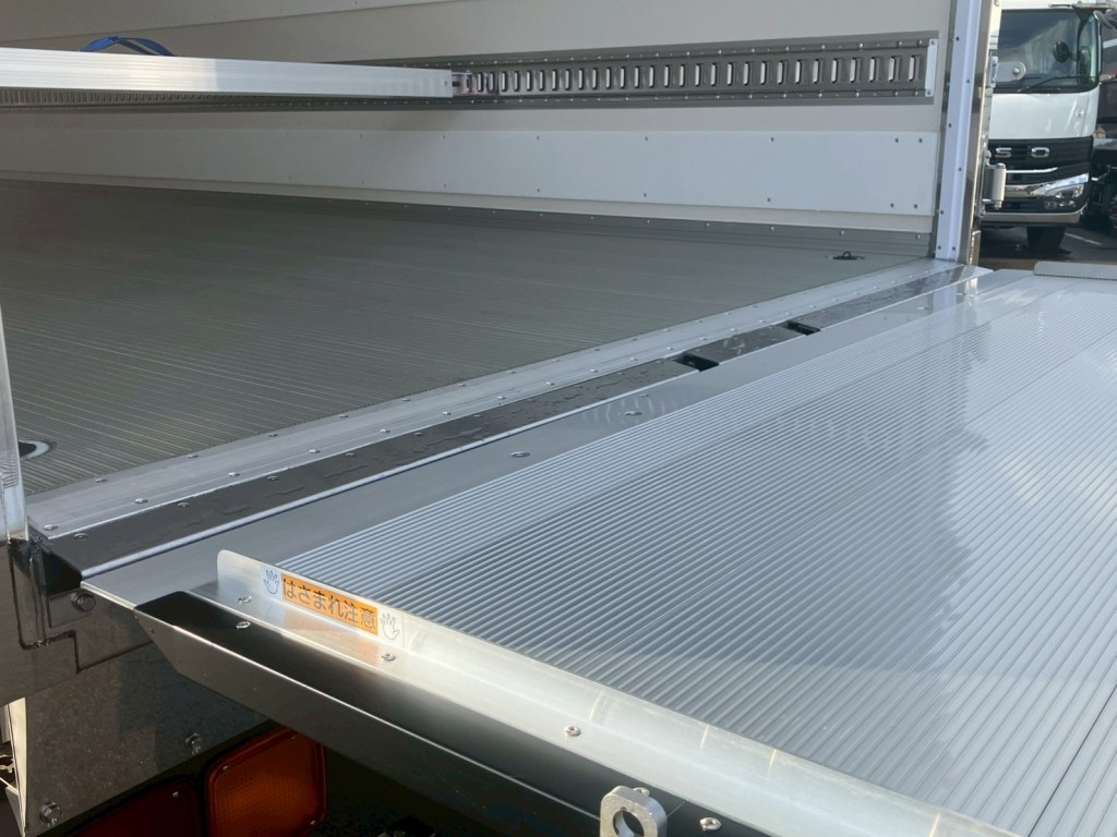 ゲートを上限まで上げた状態です。|三菱 ファイター 2KG-FK72F(2WD)の写真14