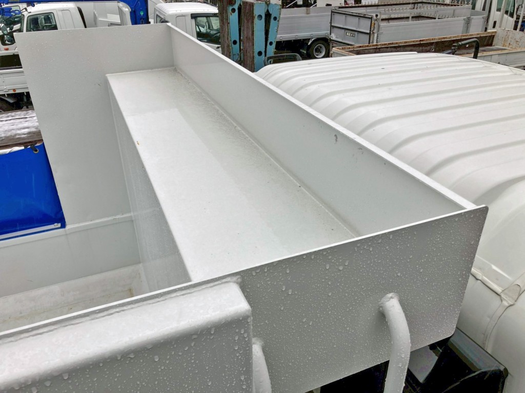 シートデッキの状態です。|いすゞ ギガ 2PG-CXZ77CTの写真11