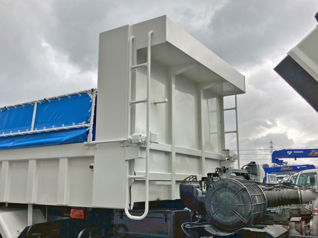 いすゞ ギガ 2PG-CXZ77CTの写真12