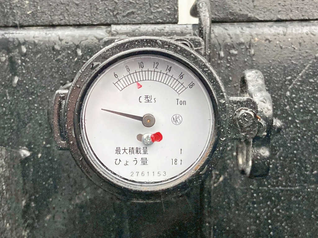 自重計です。|いすゞ ギガ 2PG-CXZ77CTの写真16