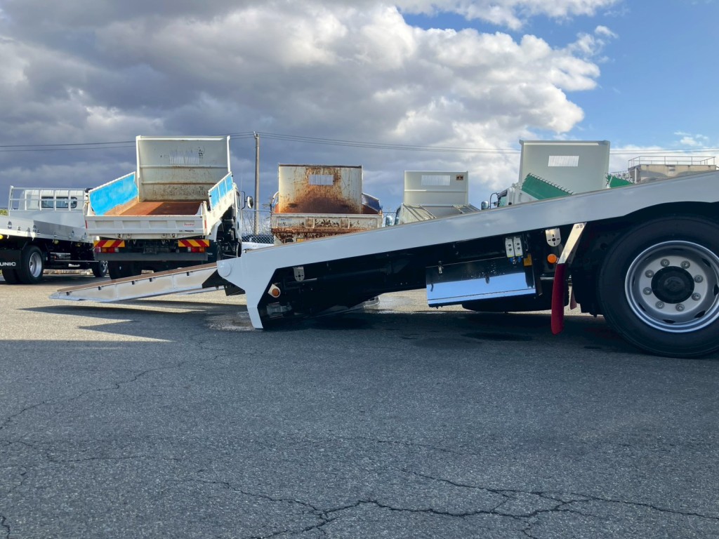 日野 プロフィア 2DG-FQ1AJCの写真12