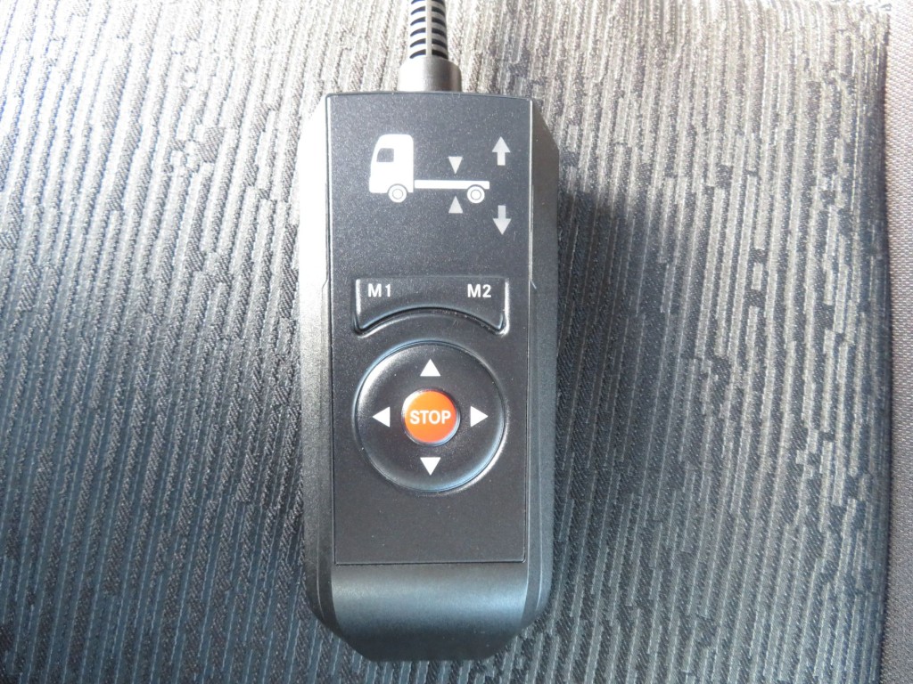 エアサスのコントローラーです。|三菱 スーパーグレート 2PG-FS84VZの写真18