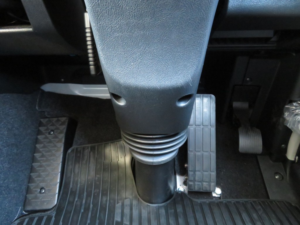 2ペダルです。|三菱 スーパーグレート 2PG-FS84VZの写真22