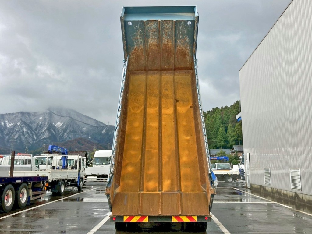 床は鉄板です。|三菱 スーパーグレート QPG-FV60VXの写真9