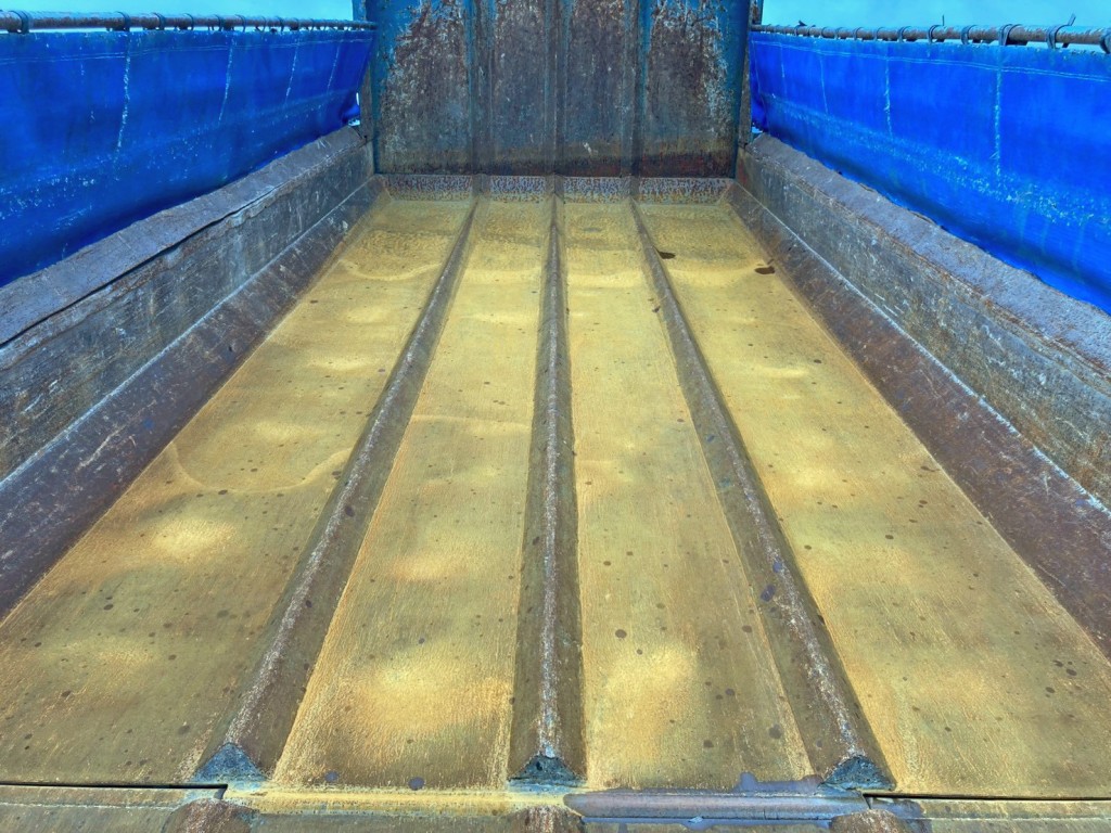 床はアングル加工されています。|三菱 スーパーグレート QPG-FV60VXの写真10