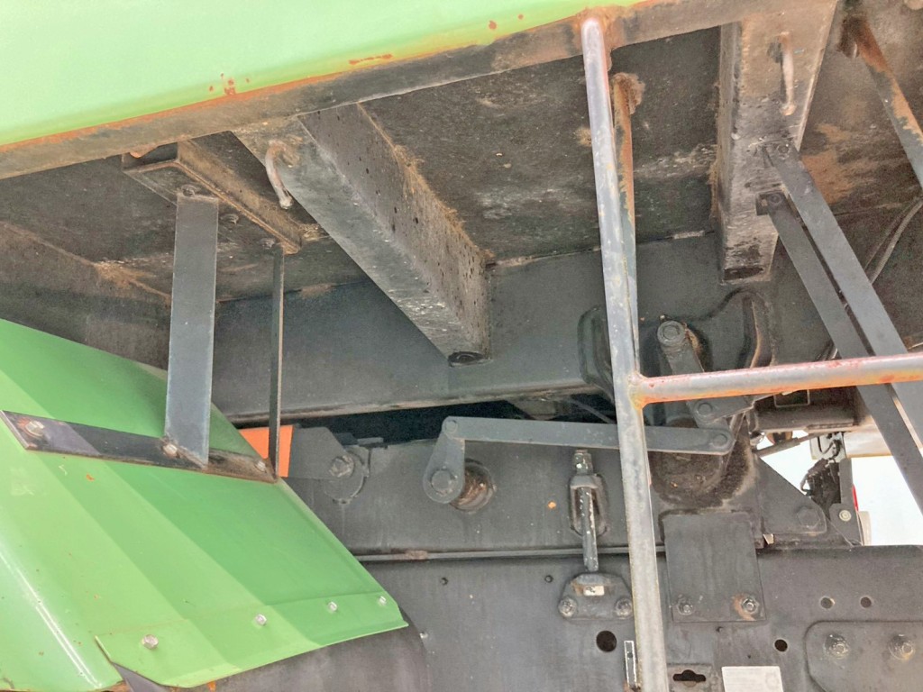 シャーシとネタの状態です。(縦ネタ・横ネタは鉄製です)|UDトラックス コンドル QDG-PW39Lの写真8