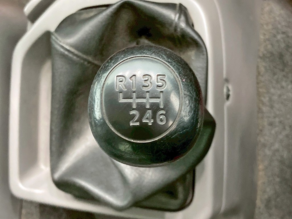 UDトラックス コンドル QDG-PW39Lの写真49