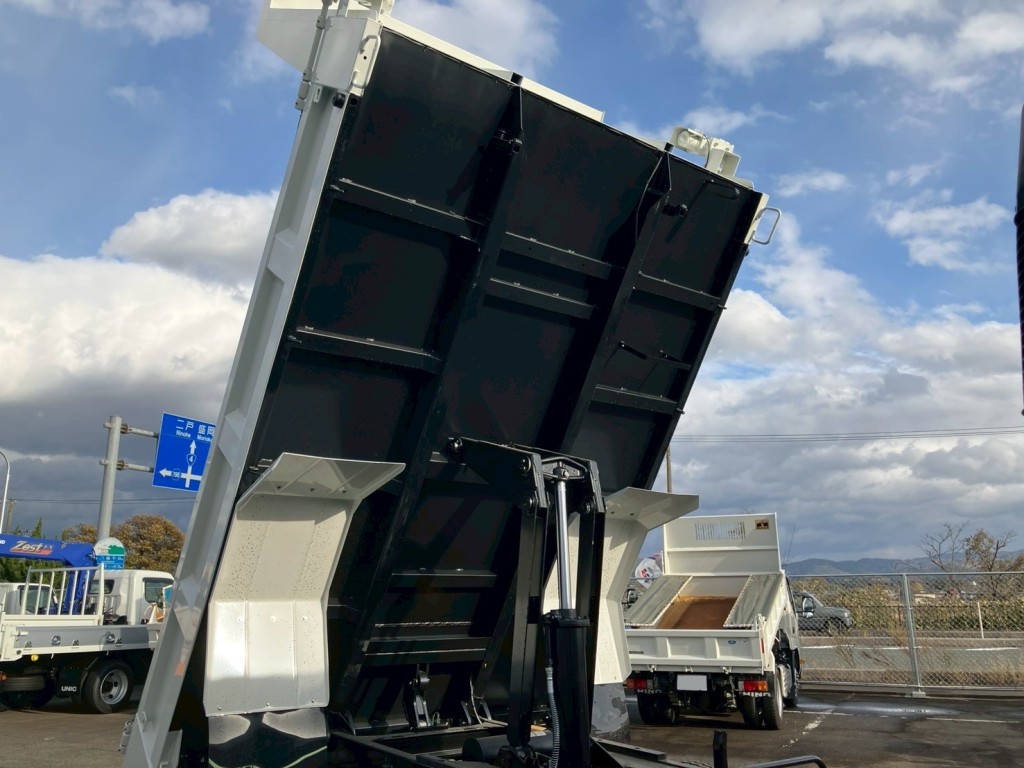 UDトラックス コンドル 2RG-BRR90S4(2WD)の写真9