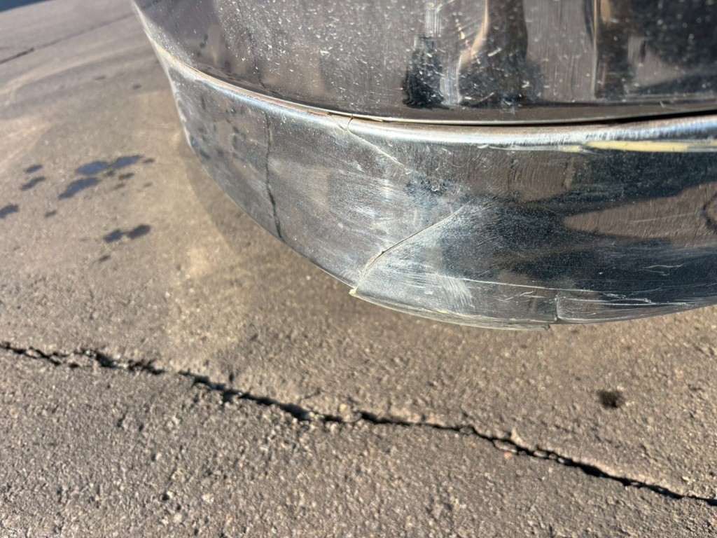 助手席側バンパースカート割れあります。|日野 プロフィア QDG-SS1EKDAの写真18