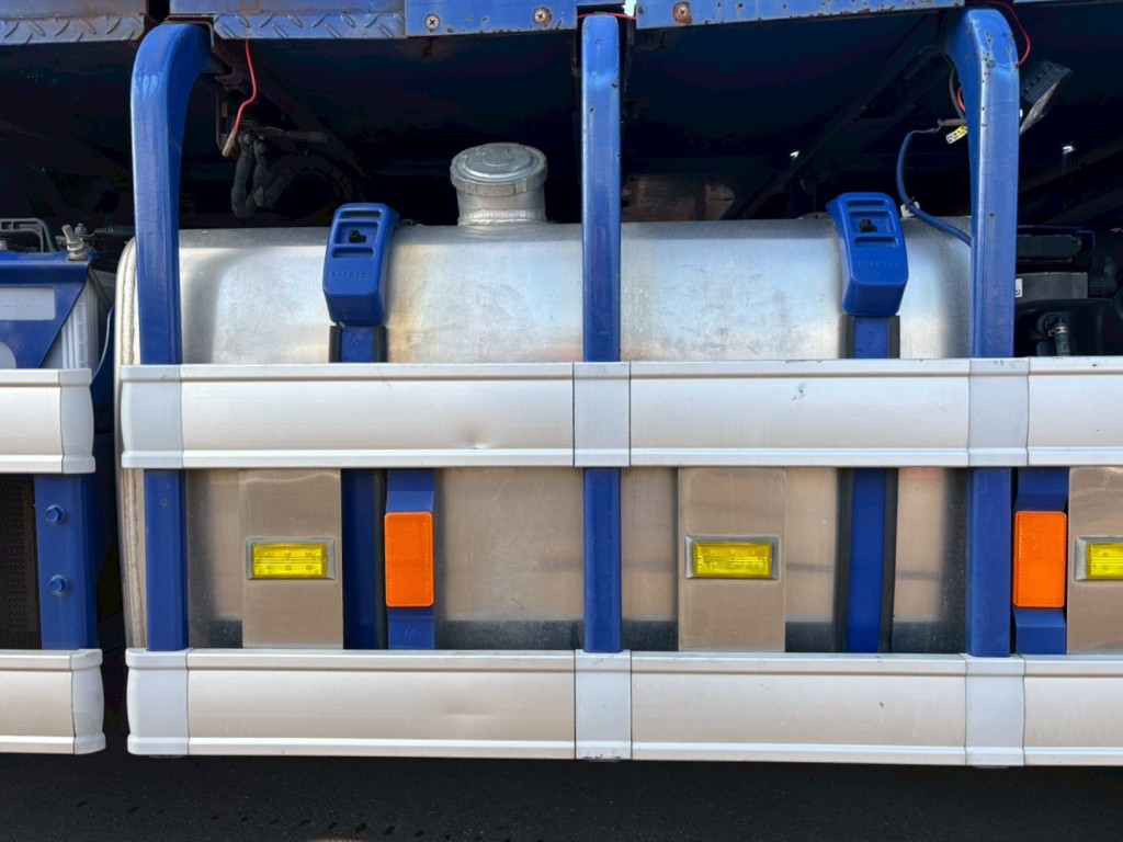 燃料タンクは390Lです。|日野 プロフィア QDG-SS1EKDAの写真21