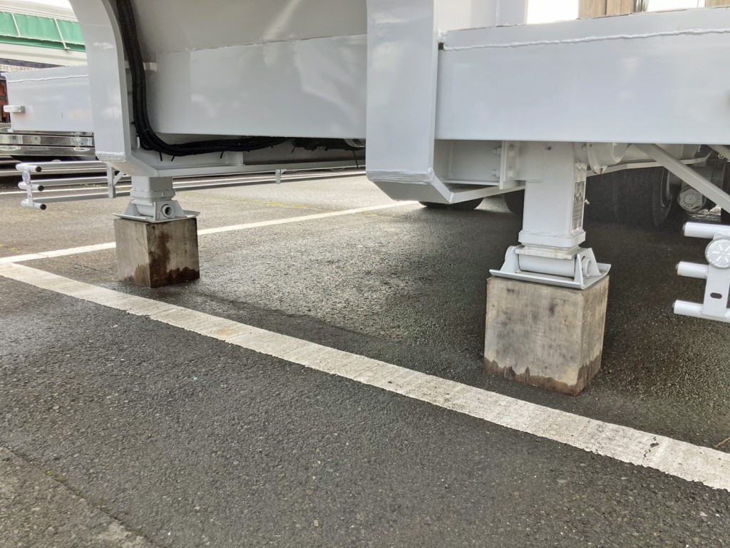 脚は手動式です。|トレクス PLR430CMの写真22