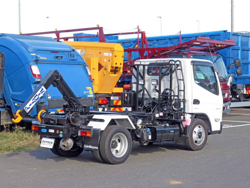 三菱 キャンター 2RG-FBAV0(2WD)の写真4