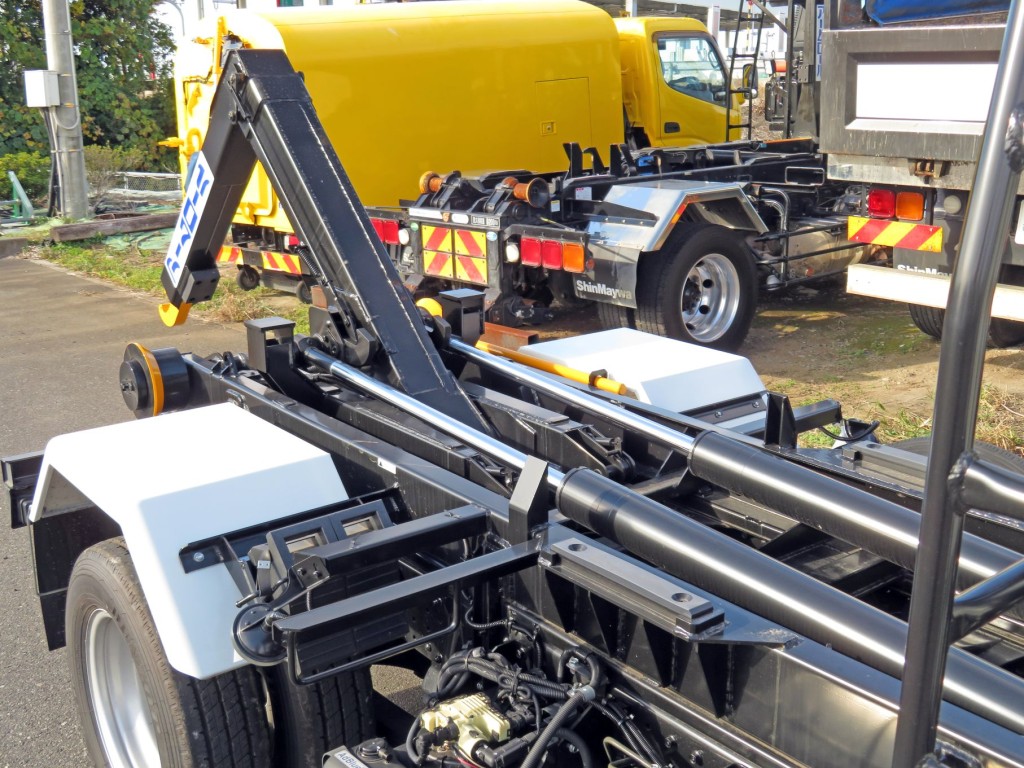 三菱 キャンター 2RG-FBAV0(2WD)の写真7