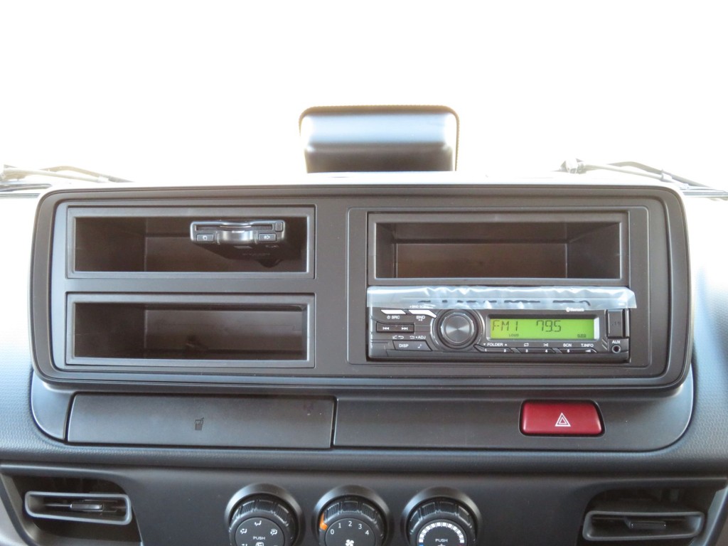 三菱 キャンター 2RG-FBAV0(2WD)の写真11