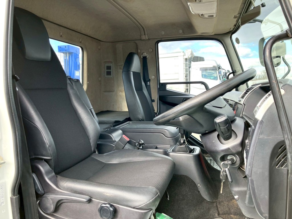 三菱 ファイター 2KG-FK62F(2WD)の写真6