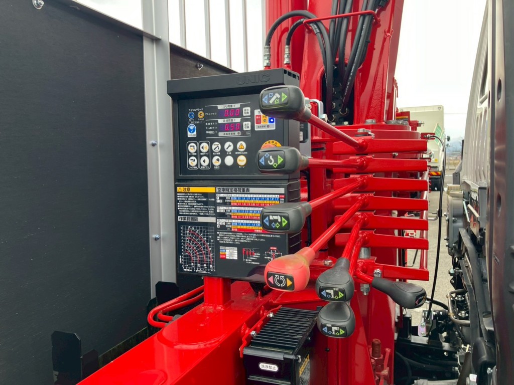 三菱 ファイター 2KG-FK62FZの写真10