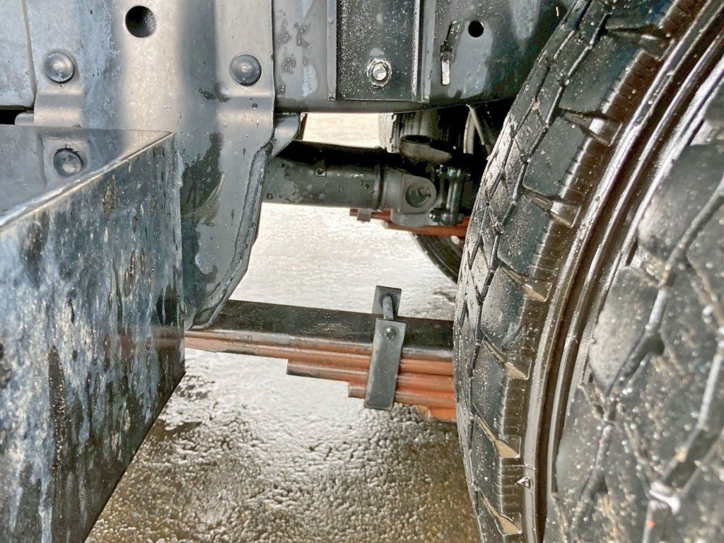 リーフサスです。|いすゞ エルフ TPG-NMR85AN(2WD)の写真5