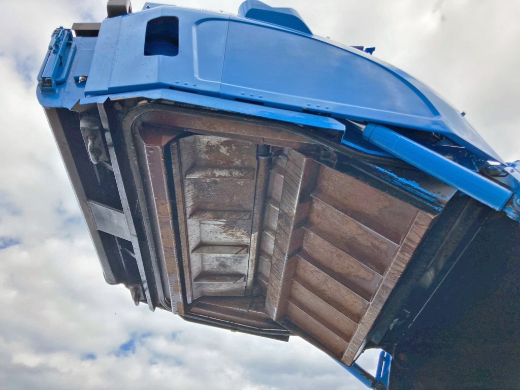 いすゞ エルフ TPG-NMR85AN(2WD)の写真9