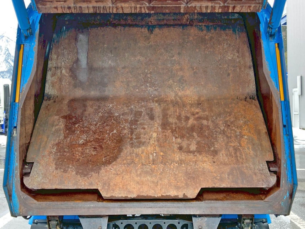 排出板の状態です。|いすゞ エルフ TPG-NMR85AN(2WD)の写真11