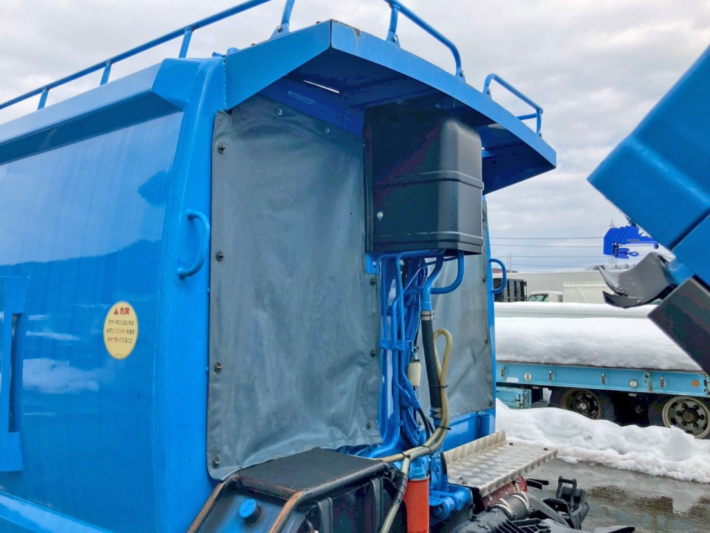 ボディー前方の状態です。|いすゞ エルフ TPG-NMR85AN(2WD)の写真12