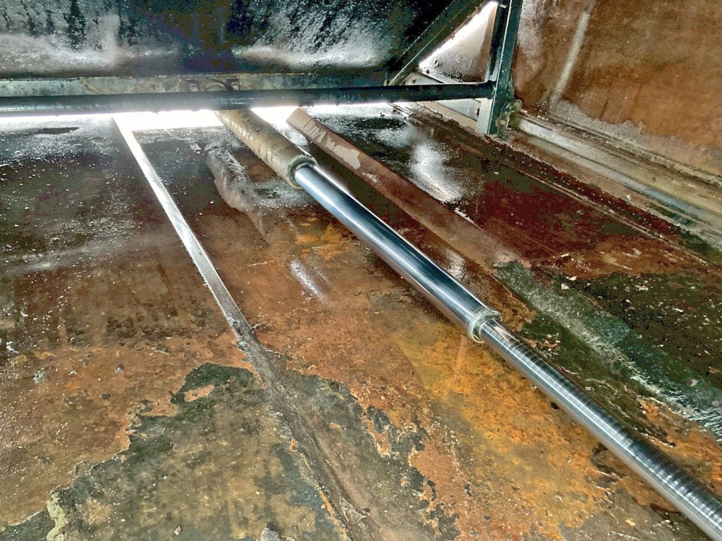 シリンダーの状態です。|いすゞ エルフ TPG-NMR85AN(2WD)の写真13