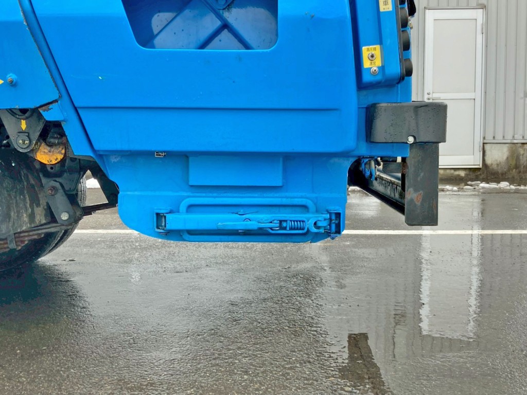 汚水タンクの排水口です。|いすゞ エルフ TPG-NMR85AN(2WD)の写真23