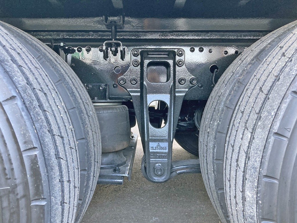 エアサスです。|三菱 スーパーグレート 2PG-FS84HZの写真5