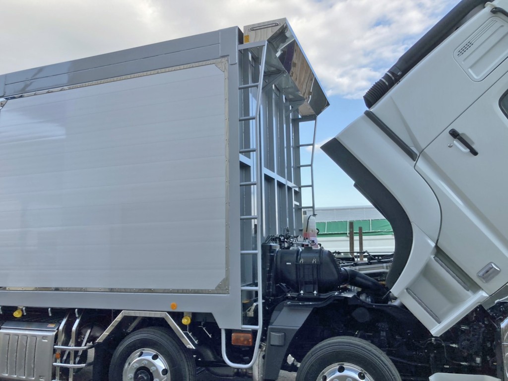 シートデッキはステンレス製です。|三菱 スーパーグレート 2PG-FS84HZの写真19